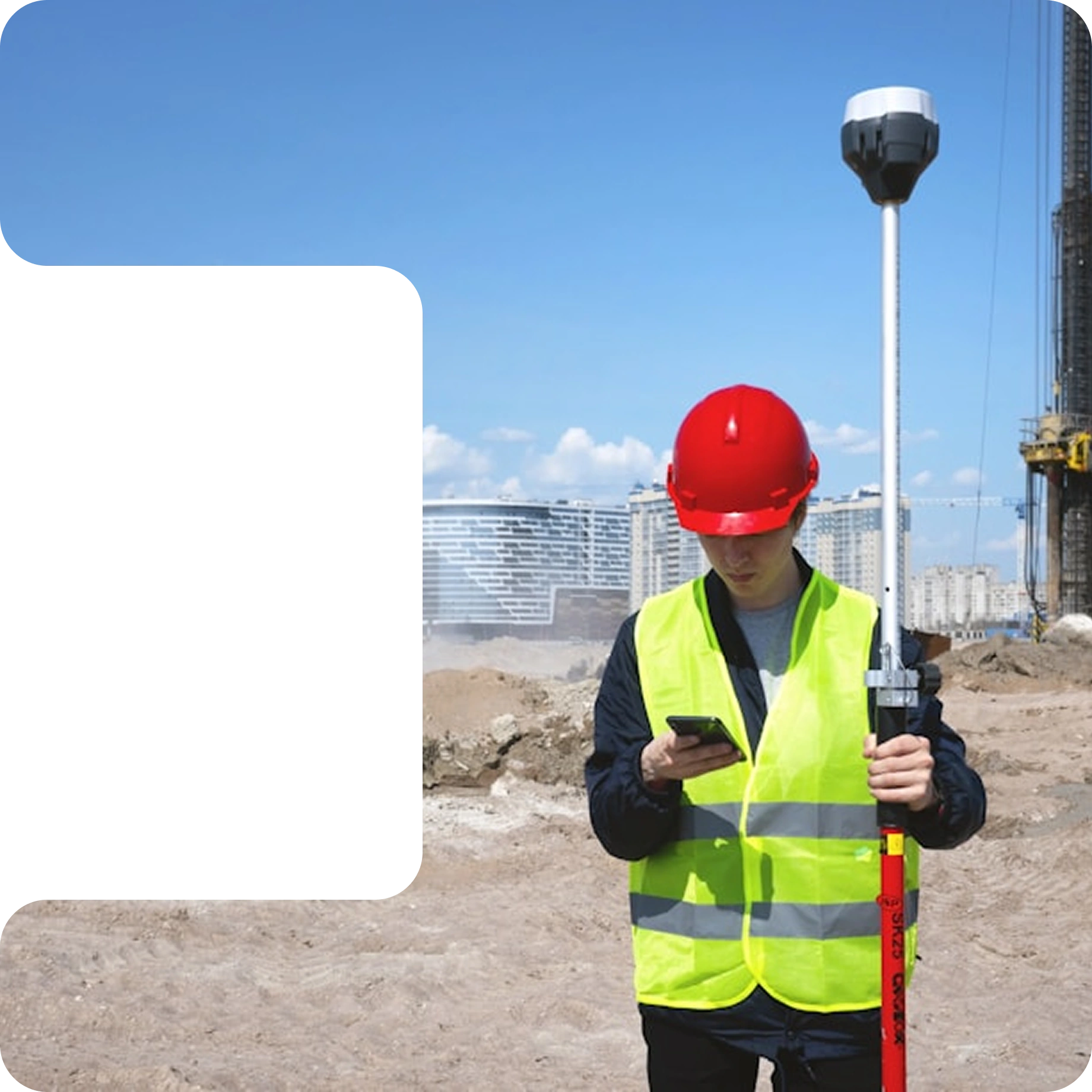 Surveyor Kanaka Survey mengukur dengan GPS geodetik di lokasi proyek